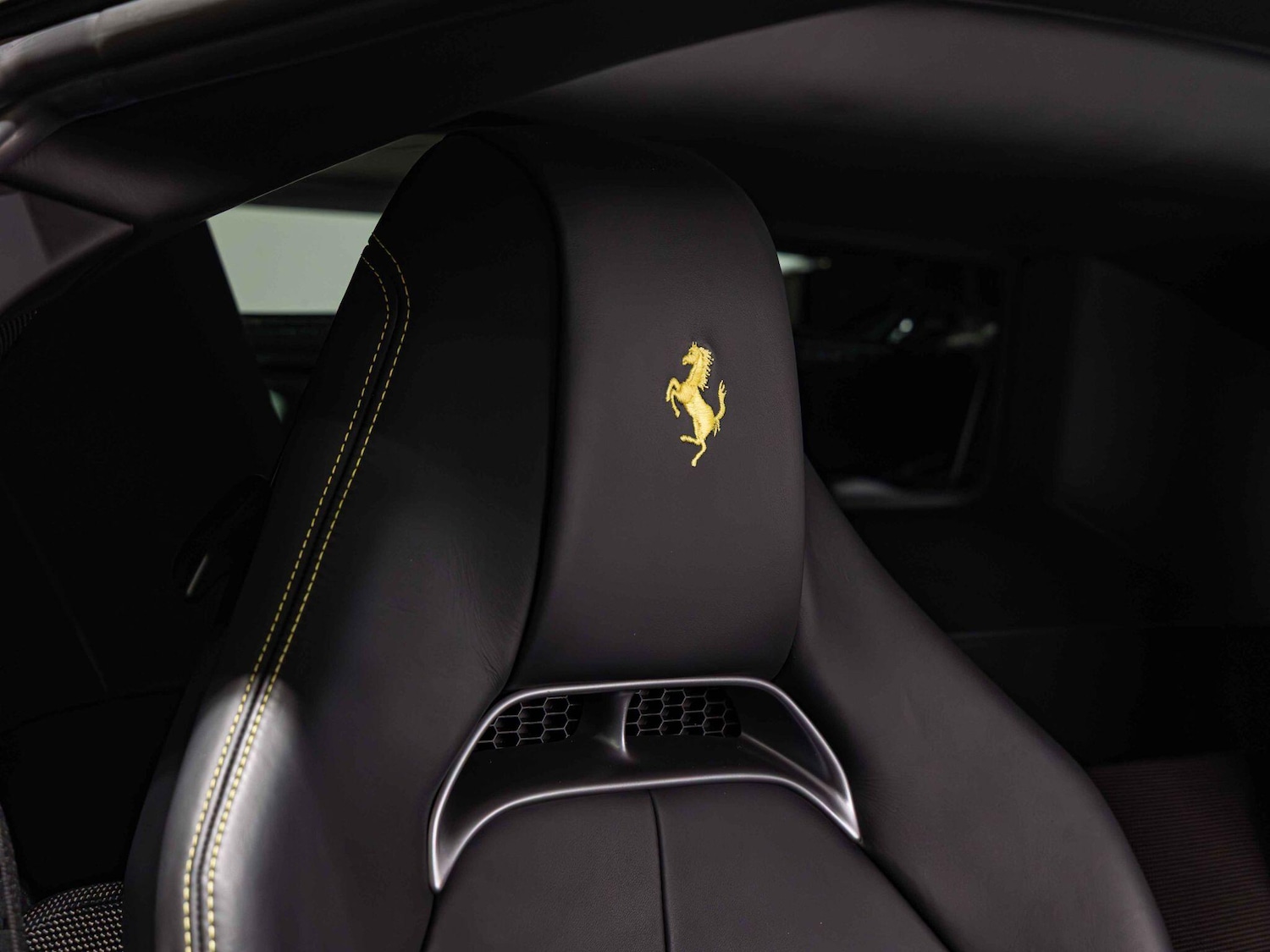 Used Ferrari SF90 Stradale 2021 for sale - 77229589: Photo 17