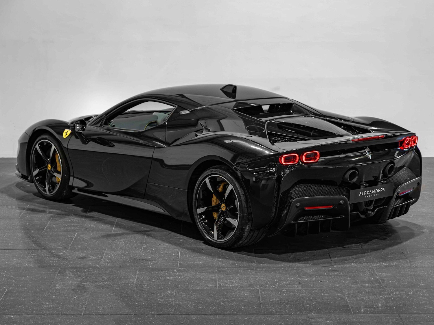 Used Ferrari SF90 Stradale 2021 for sale - 77229589: Photo 5