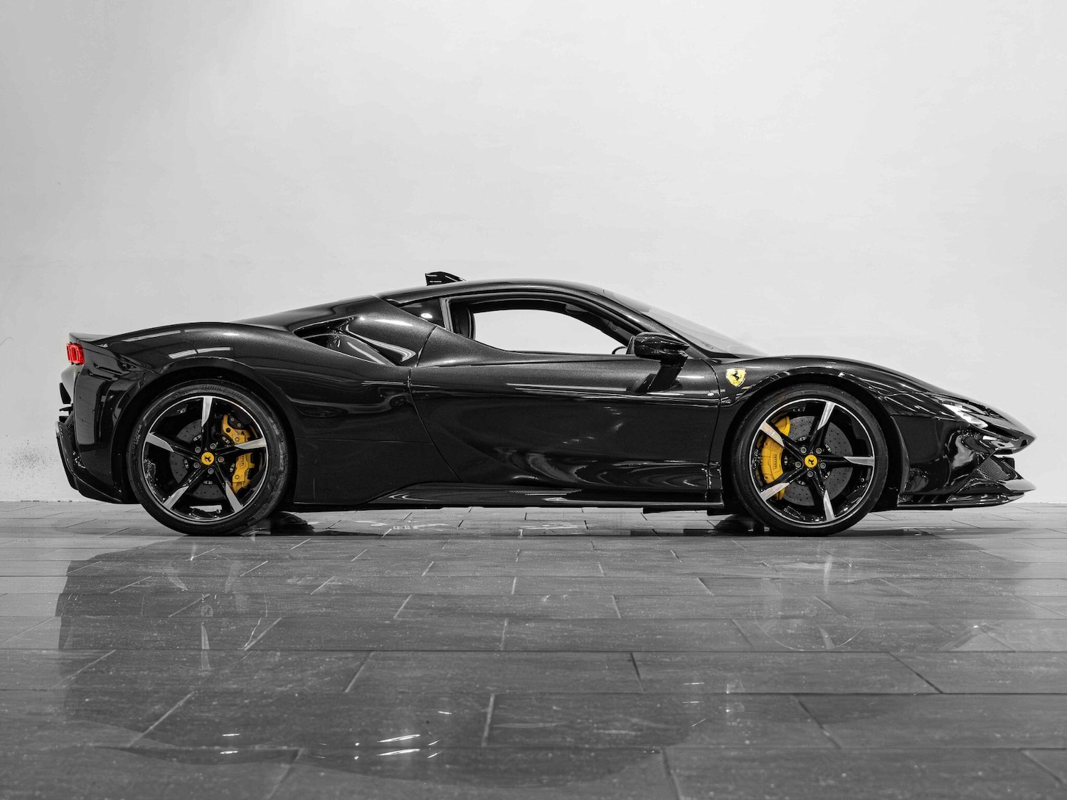 Used Ferrari SF90 Stradale 2021 for sale - 77229589: Photo 6