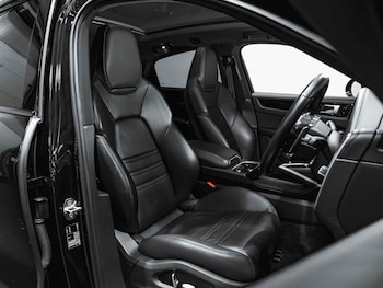 Used Porsche Cayenne 2019 for sale - 79362042: Photo