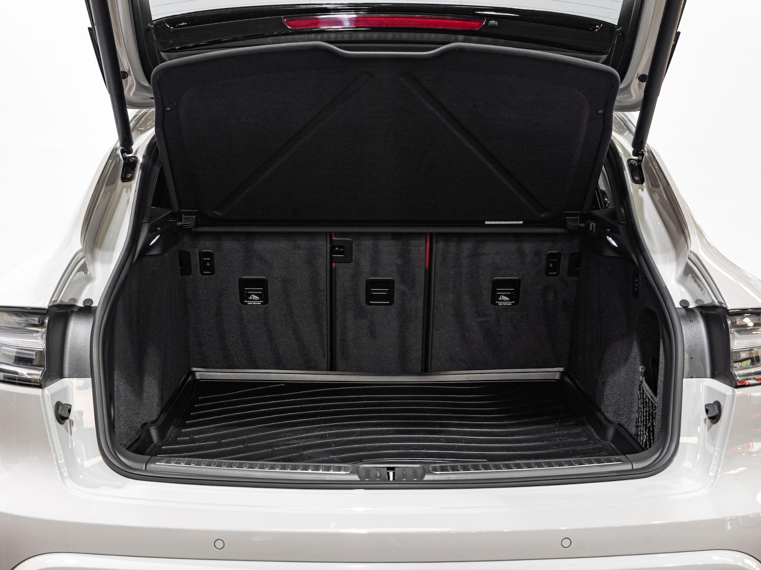 Used Porsche Macan 2023 for sale - 77155374: Photo 31