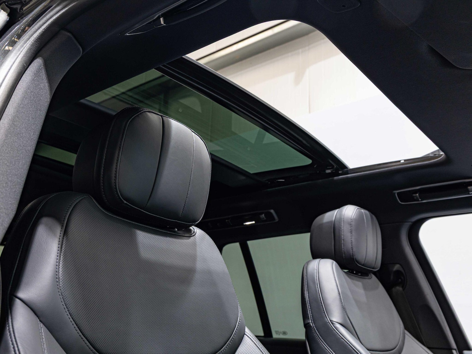 Used Land Rover Range Rover 2024 for sale - 76108958: Photo 3