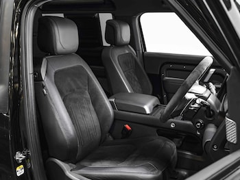Used Land Rover Defender 2021 for sale - 78999404: Photo