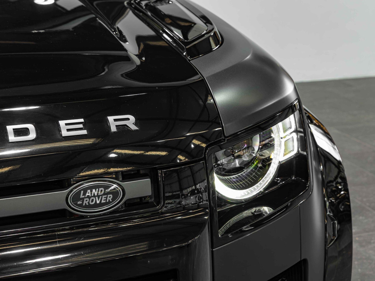 Used Land Rover Defender 90 for sale - 77081304: Photo 21