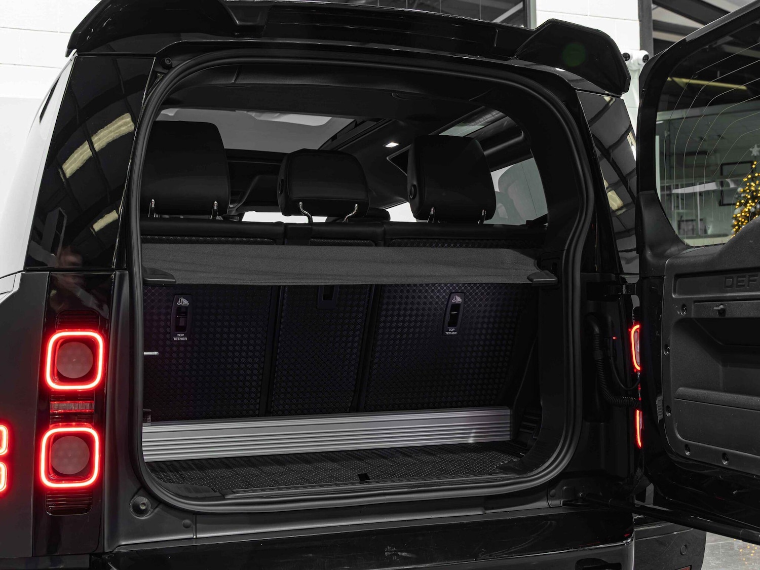 Used Land Rover Defender 90 for sale - 77081304: Photo 26