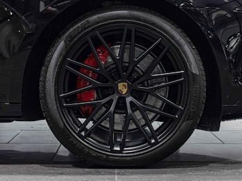 Used Porsche Macan 2025 for sale - 76550239: Photo