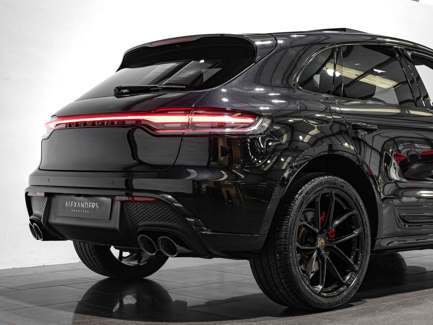 Used Porsche Macan 2023 for sale - 76866204: Photo 13