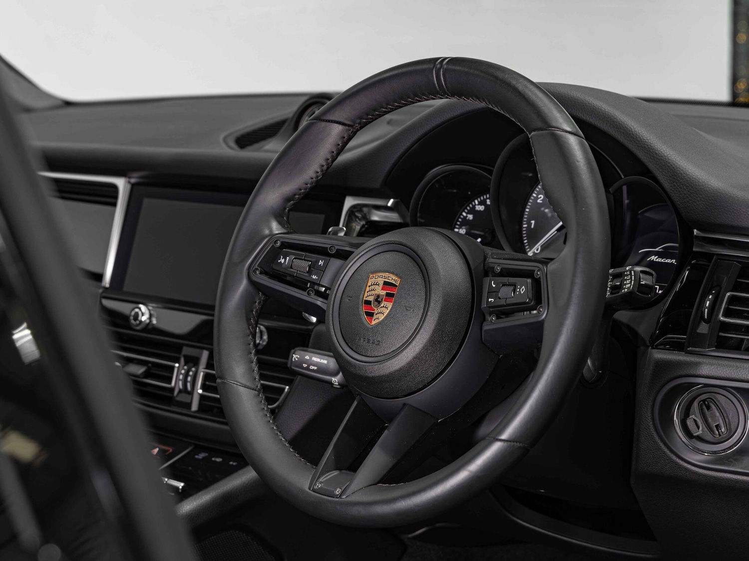 Used Porsche Macan 2023 for sale - 76866204: Photo 17