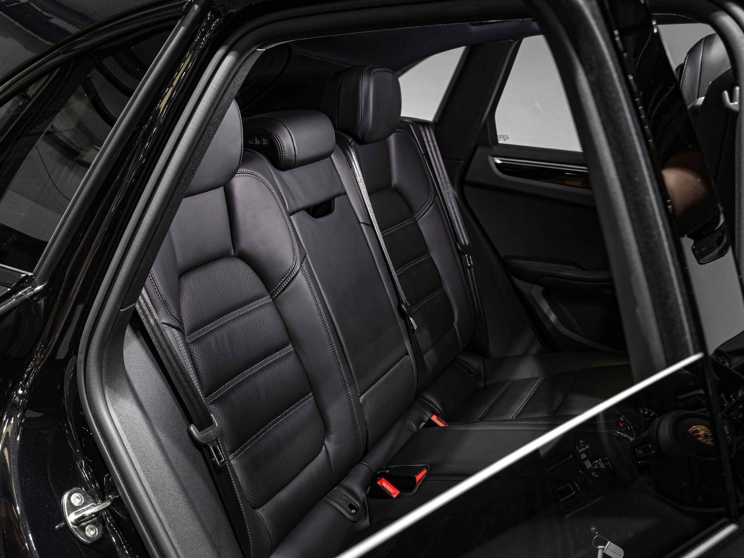 Used Porsche Macan 2023 for sale - 76866204: Photo 24