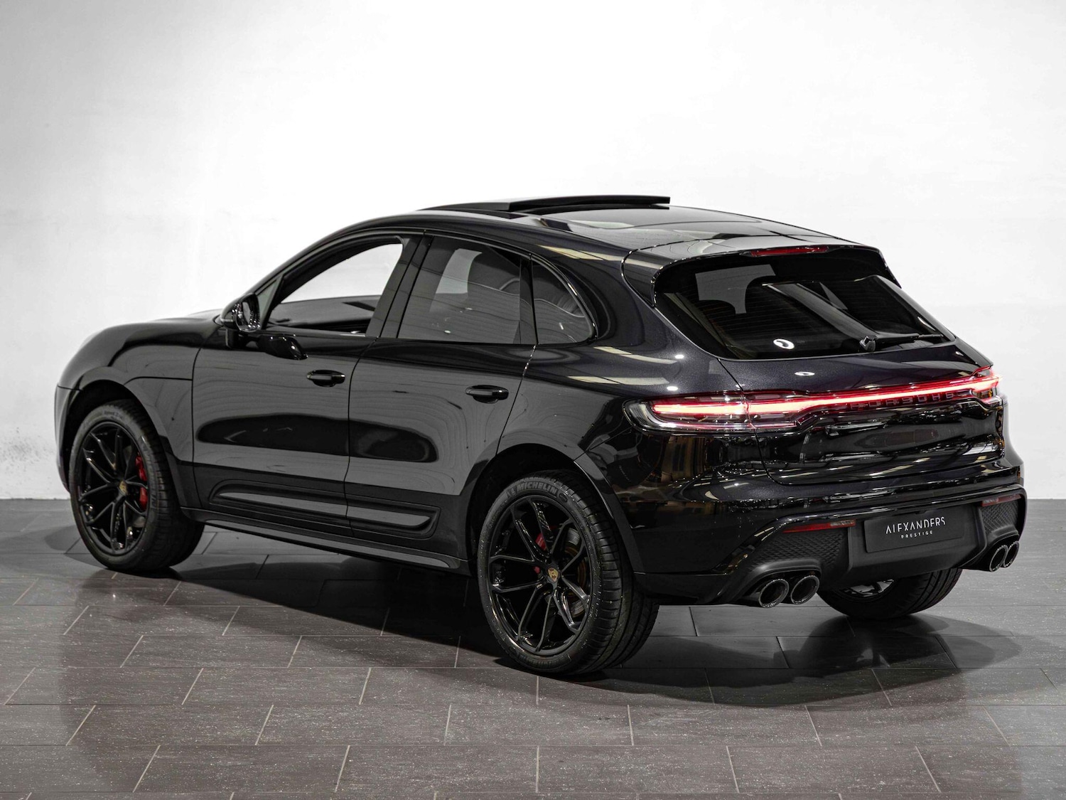 Used Porsche Macan 2023 for sale - 76866204: Photo 5