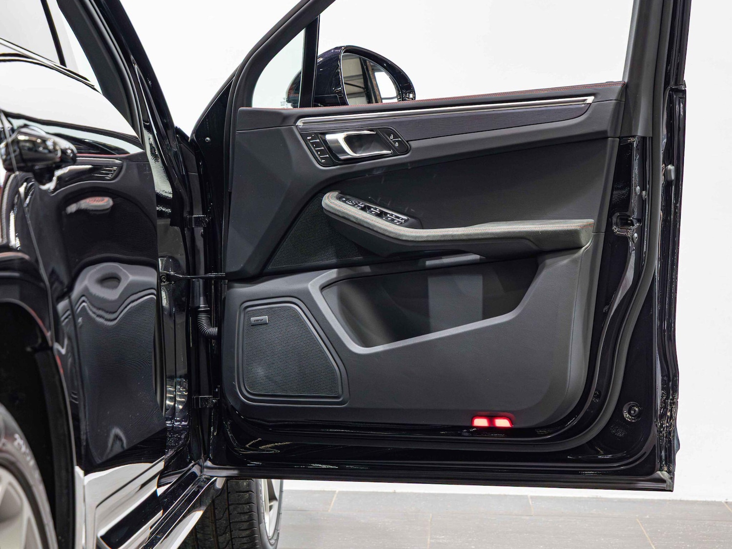 Used Porsche Macan 2024 for sale - 77156409: Photo 23