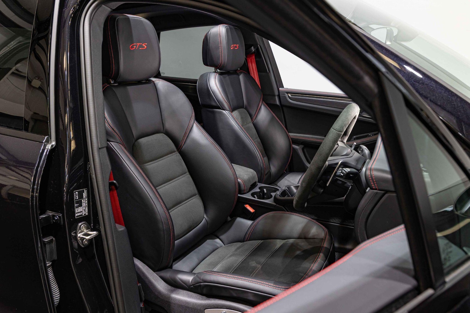 Used Porsche Macan 2024 for sale - 76371407: Photo 7