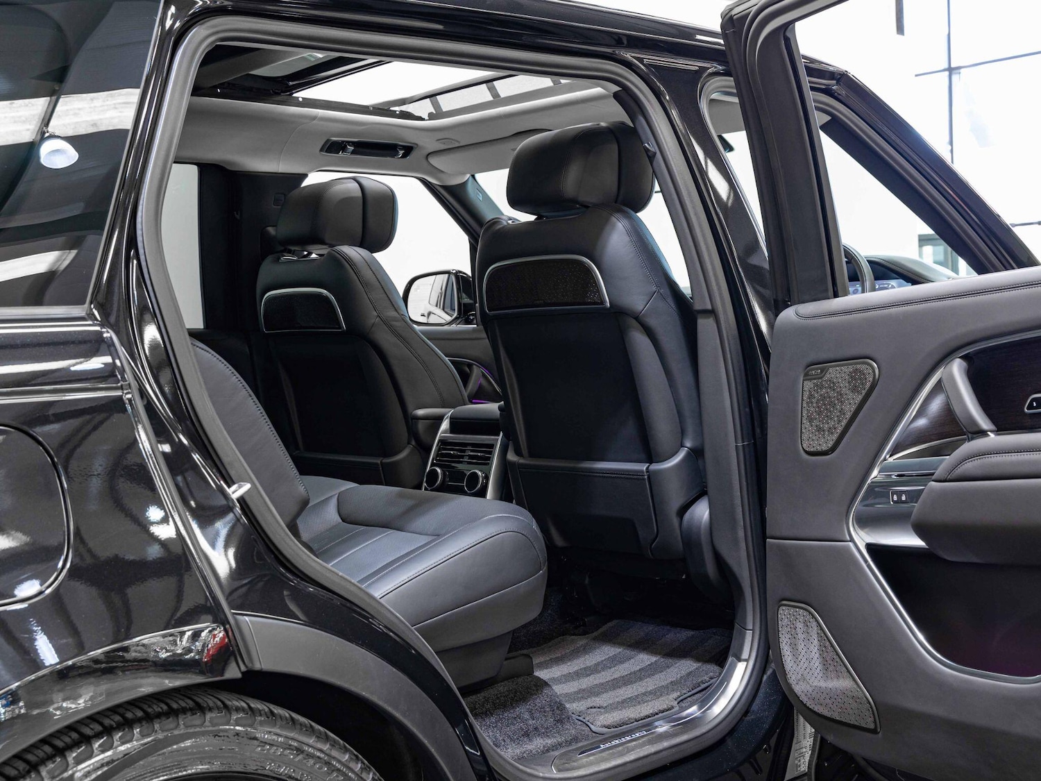 Used Land Rover Range Rover 2024 for sale - 76689245: Photo 17