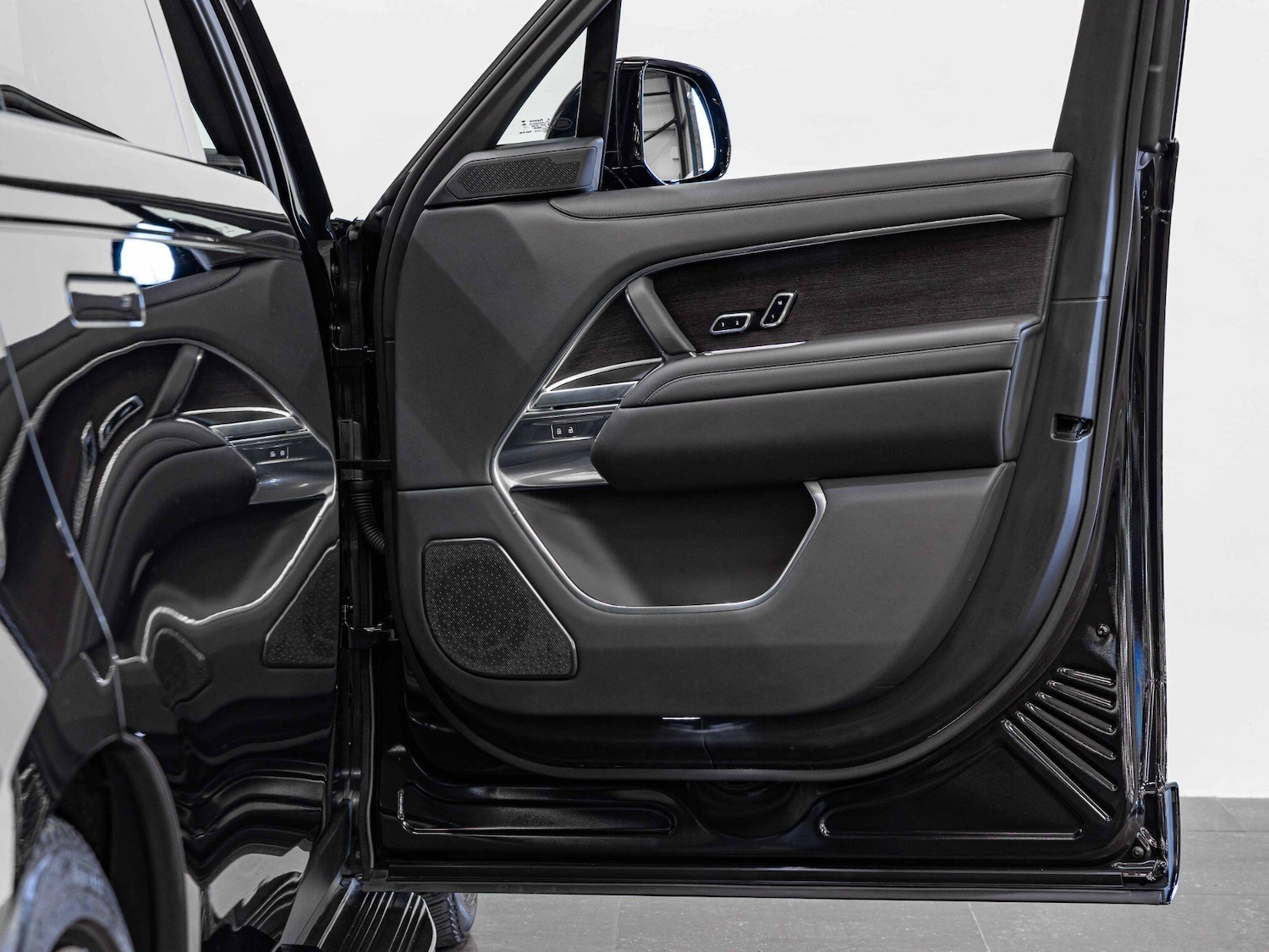 Used Land Rover Range Rover 2024 for sale - 76689245: Photo 18