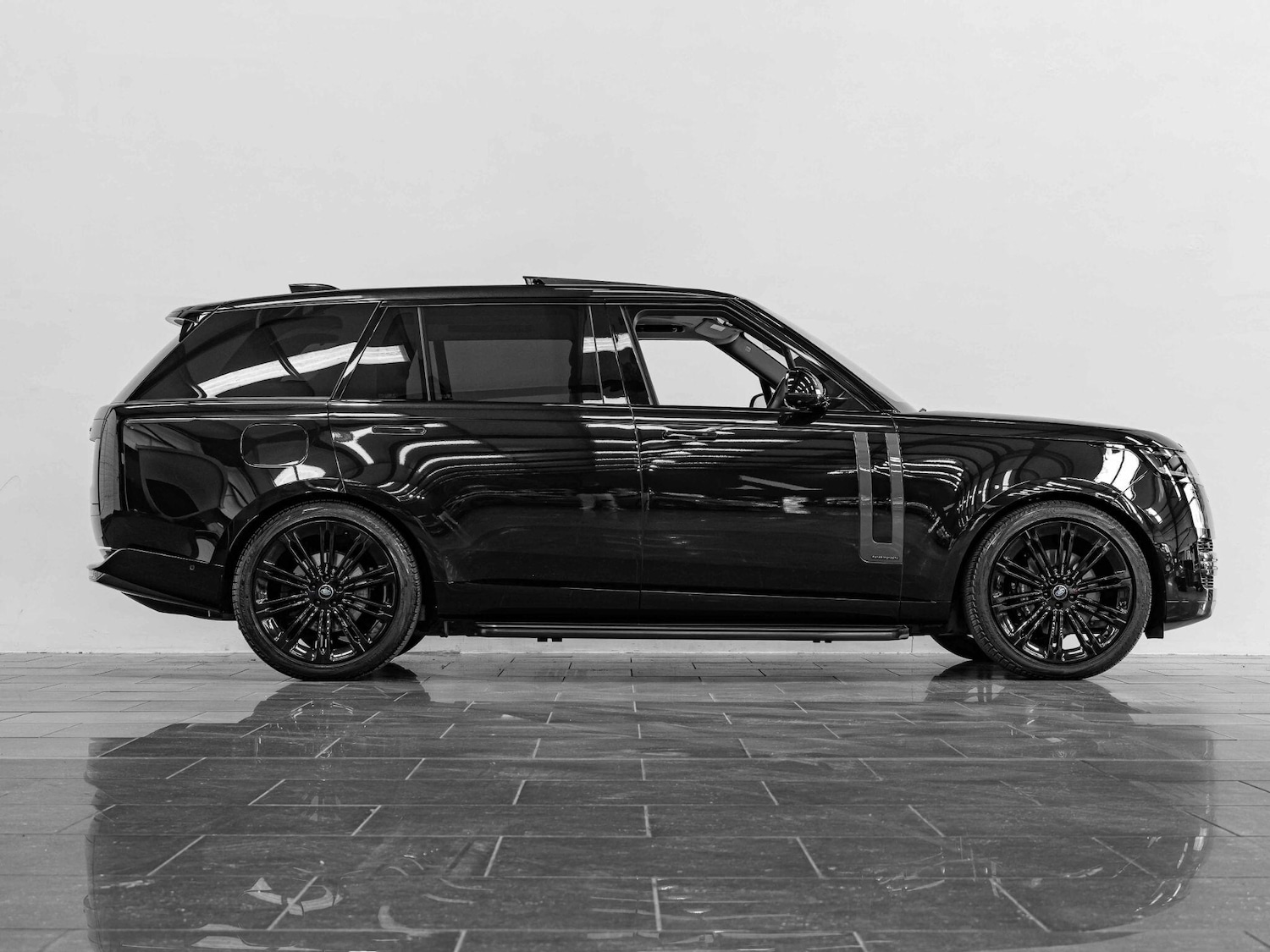 Used Land Rover Range Rover 2024 for sale - 76689245: Photo 5