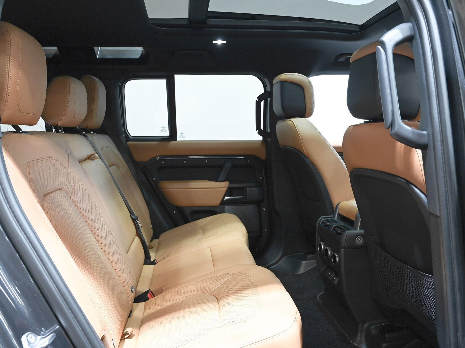 Used Land Rover Defender 110 2023 for sale - 76326447: Photo 18