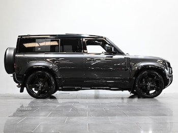 Used Land Rover Defender 110 2023 for sale - 76326447: Photo