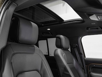 Used Land Rover Defender 110 2025 for sale - 76913368: Photo