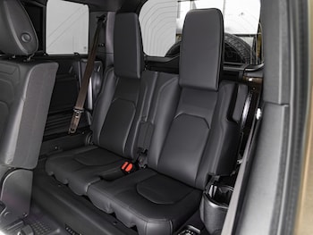 Used Land Rover Defender 110 2025 for sale - 76913368: Photo