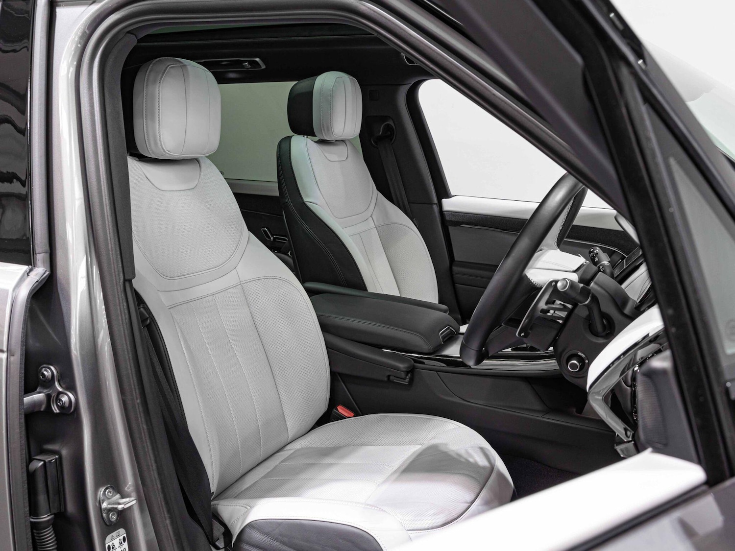 Used Land Rover Range Rover Sport 2023 for sale - 77852829: Photo 2