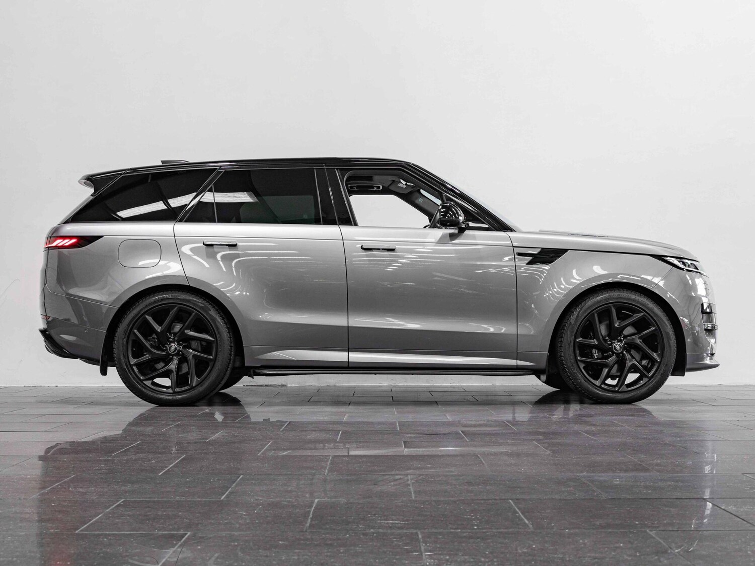 Used Land Rover Range Rover Sport 2023 for sale - 77852829: Photo 6