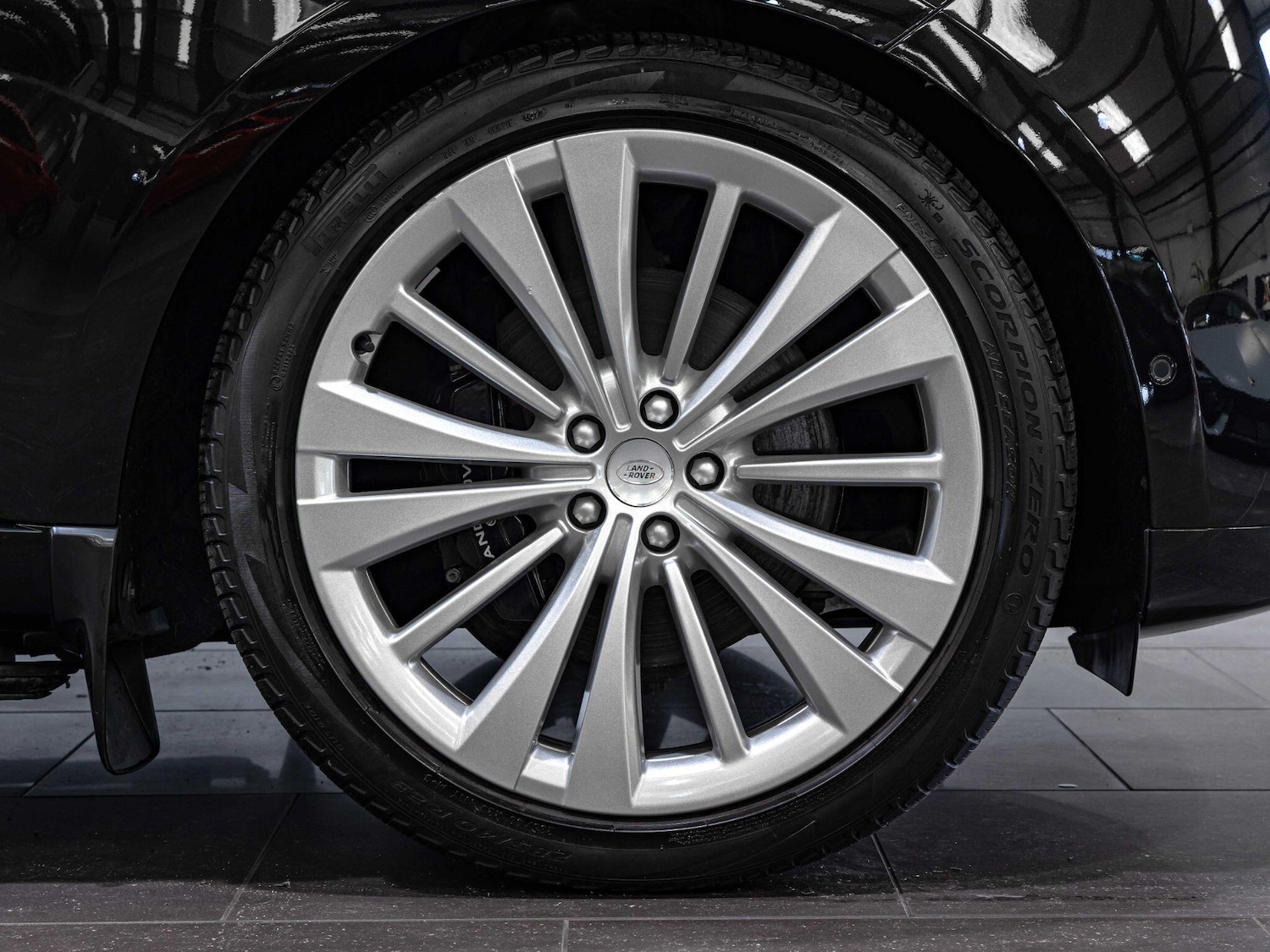 Used Land Rover Range Rover 2023 for sale - 76994810: Photo 3