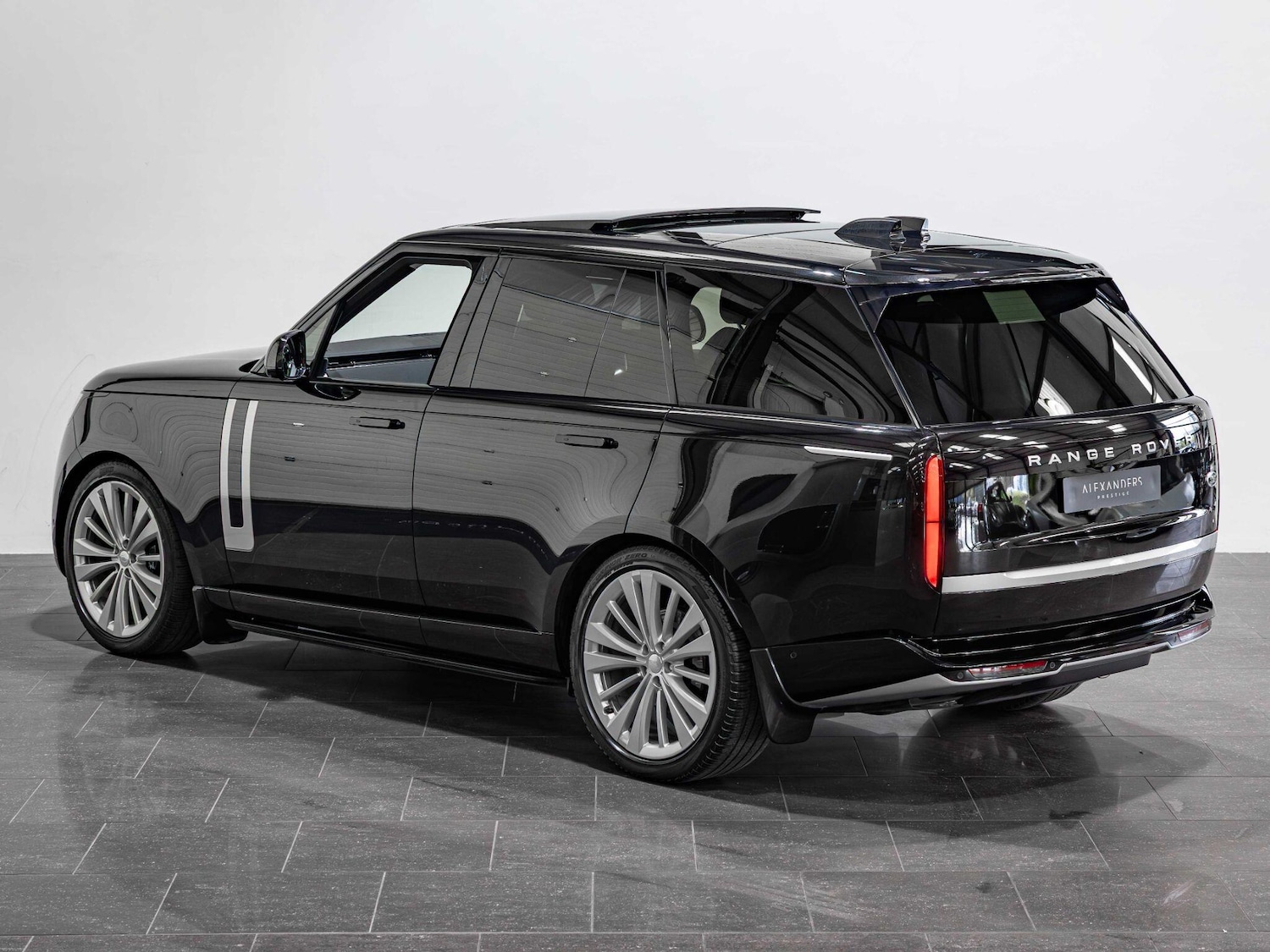 Used Land Rover Range Rover 2023 for sale - 76994810: Photo 8