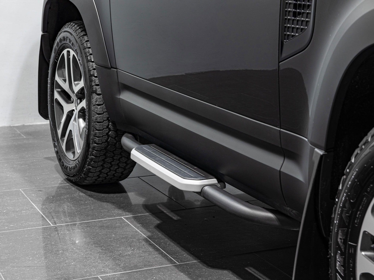 Used Land Rover Defender 90 2023 for sale - 76371710: Photo 10