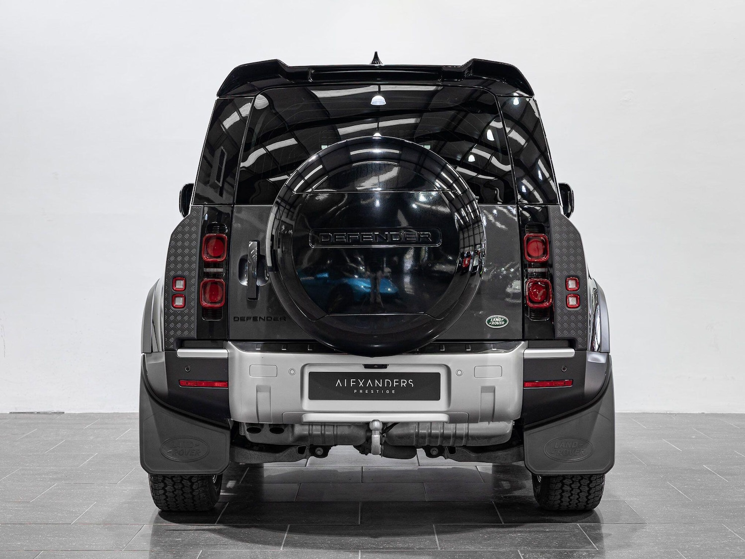 Used Land Rover Defender 90 2023 for sale - 76371710: Photo 12