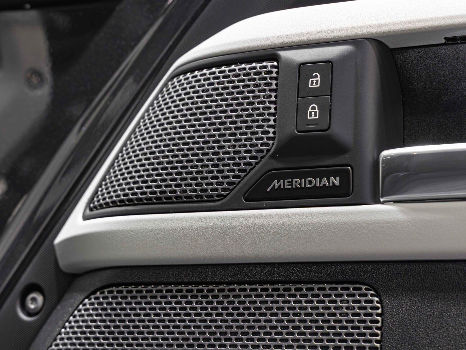 Used Land Rover Defender 90 2023 for sale - 76371710: Photo 15