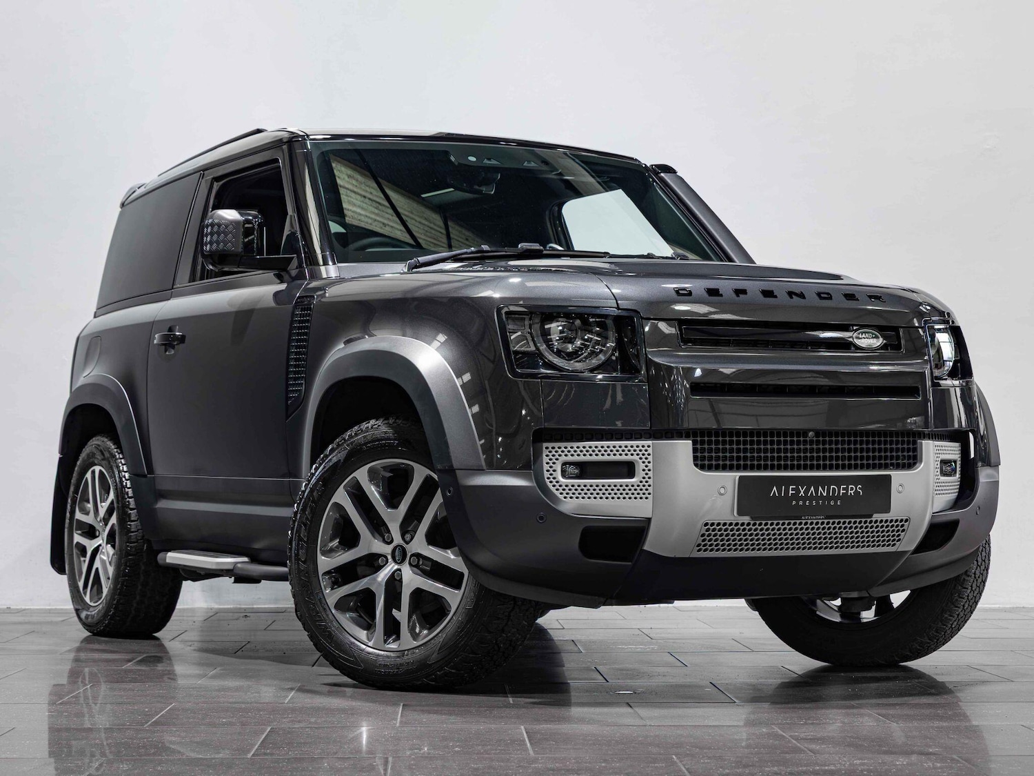 Used Land Rover Defender 90 2023 for sale - 76371710: Photo 17