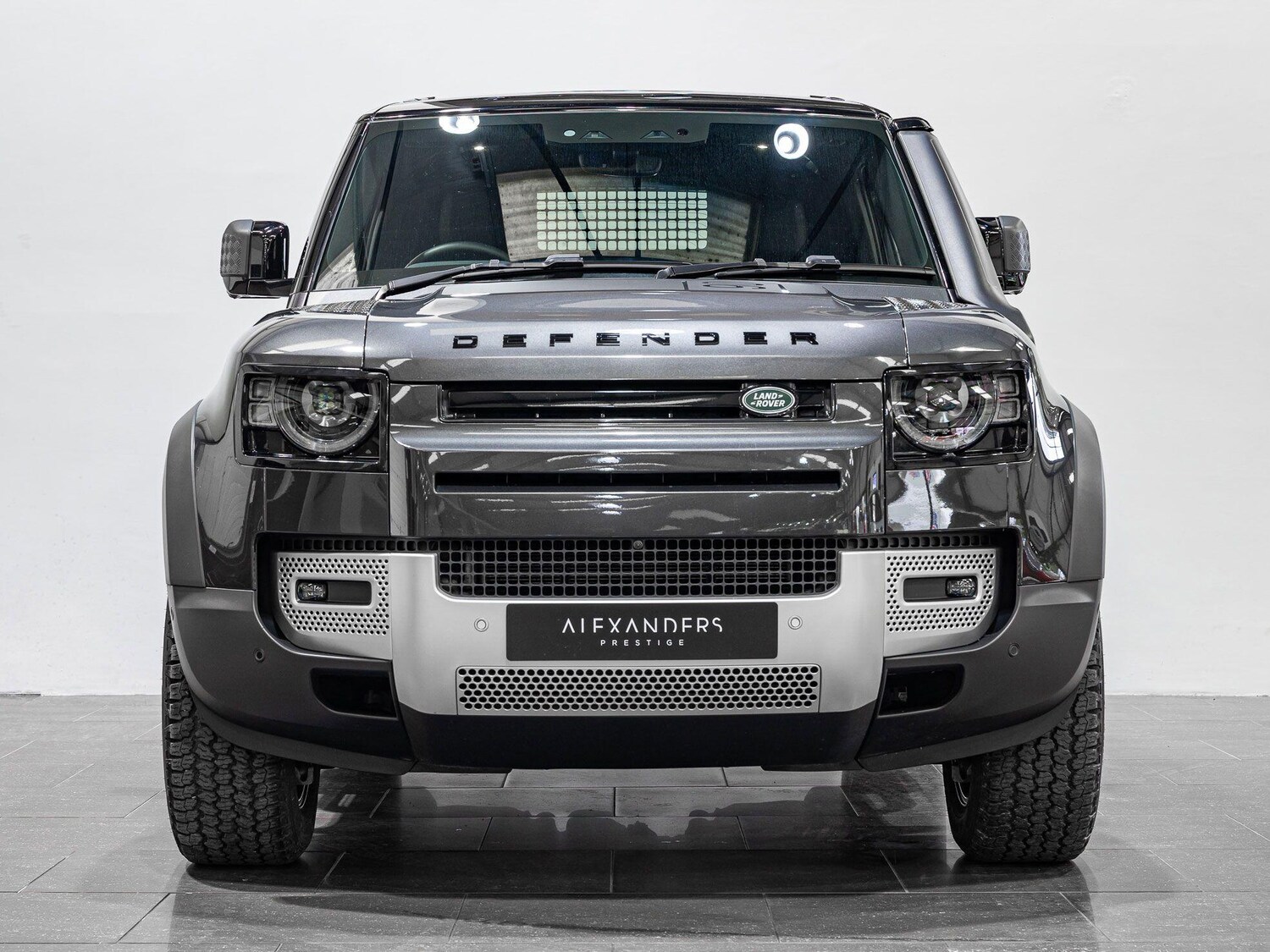 Used Land Rover Defender 90 2023 for sale - 76371710: Photo 7