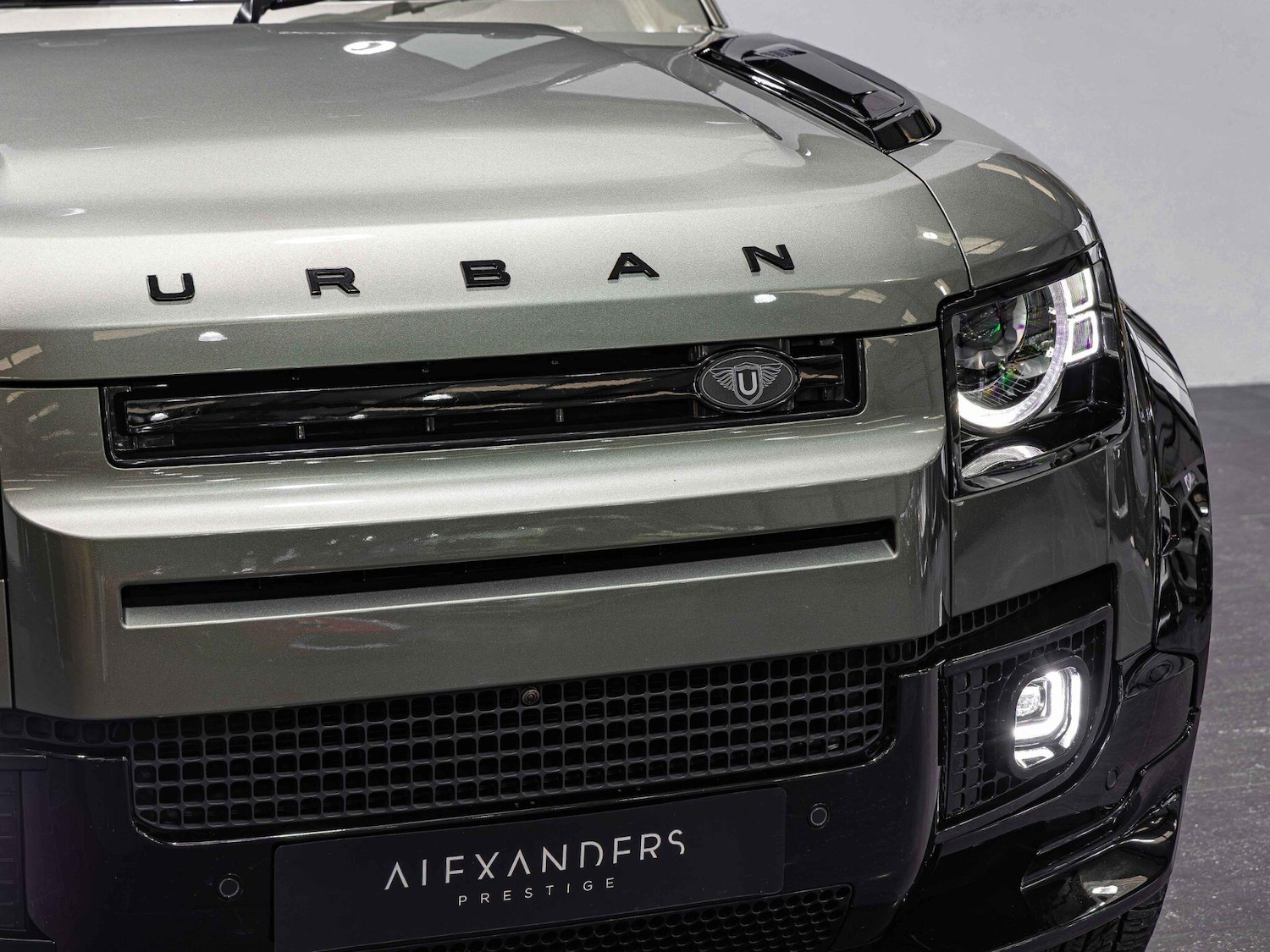 Used Land Rover Defender 90 for sale - 76658751: Photo 2