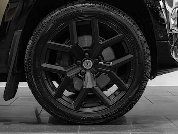 Used Land Rover Defender 90 2023 for sale - 76658751: Photo