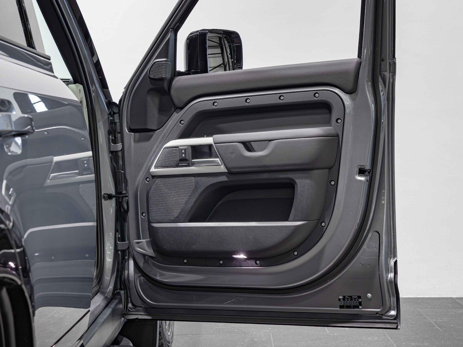 Used Land Rover Defender 110 2024 for sale - 76326951: Photo 24