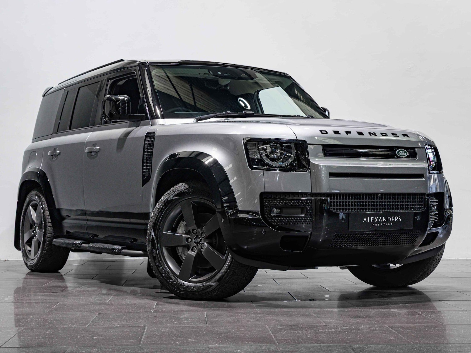 Used Land Rover Defender 110 2024 for sale - 76326951: Photo 8