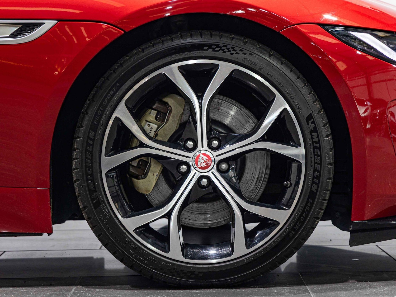 Used Jaguar F-Type for sale - 76994163: Photo 3