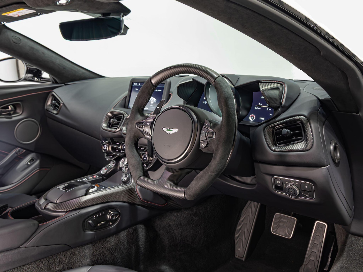 Used Aston Martin Vantage 2023 for sale - 77358920: Photo 10