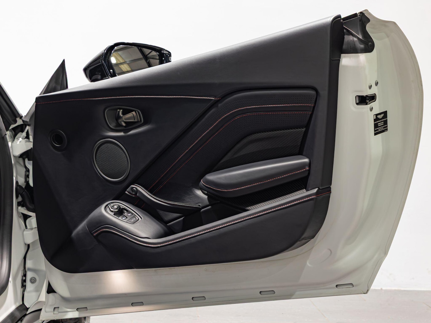 Used Aston Martin Vantage 2023 for sale - 77358920: Photo 18