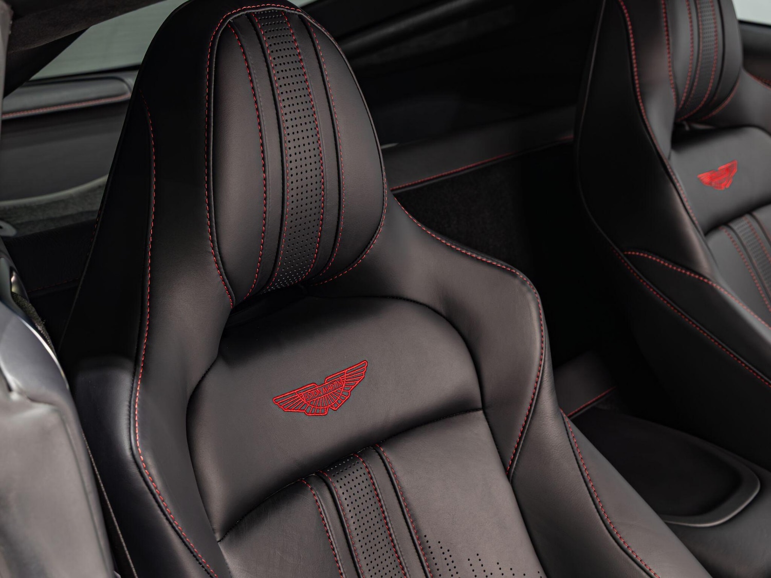 Used Aston Martin Vantage 2023 for sale - 77358920: Photo 4