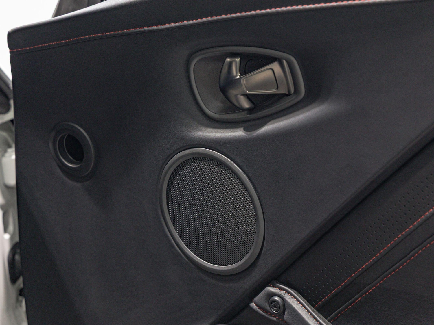 Used Aston Martin Vantage 2023 for sale - 77358920: Photo 6