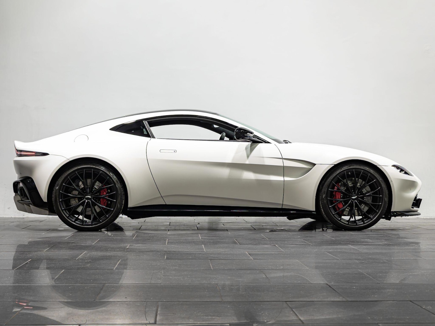 Used Aston Martin Vantage 2023 for sale - 77358920: Photo 7
