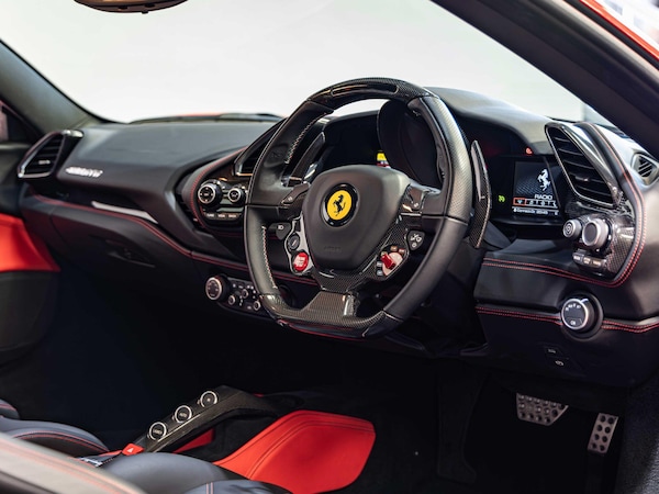 Used Ferrari 488 2017 for sale - 75588423: Photo 9