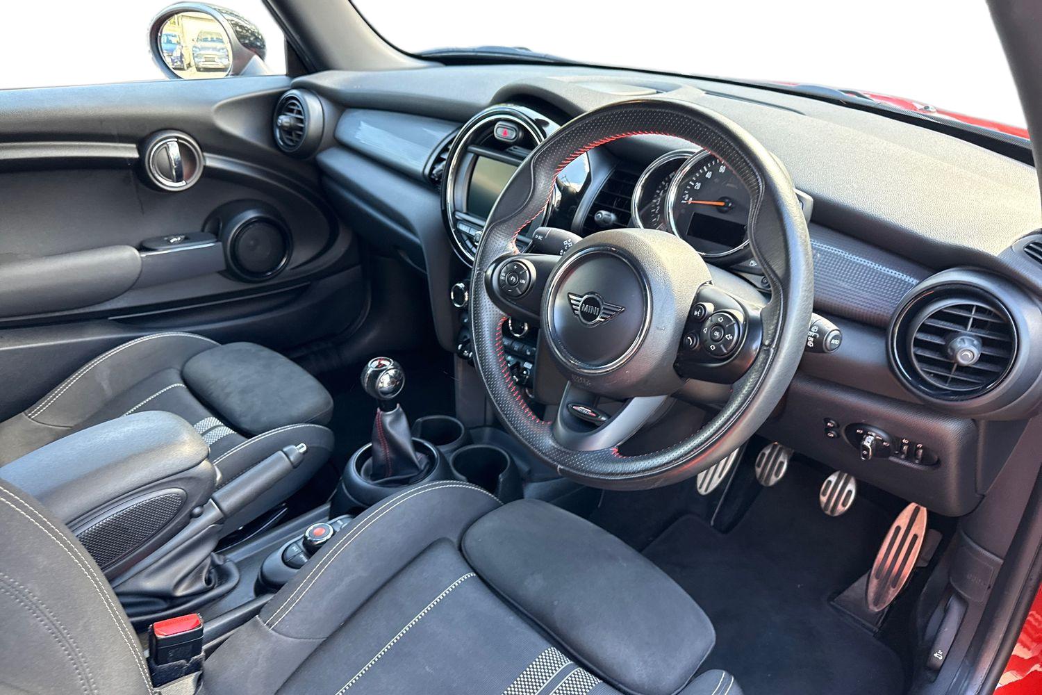 Used MINI Hatch 2019 for sale - 76365147: Photo 8