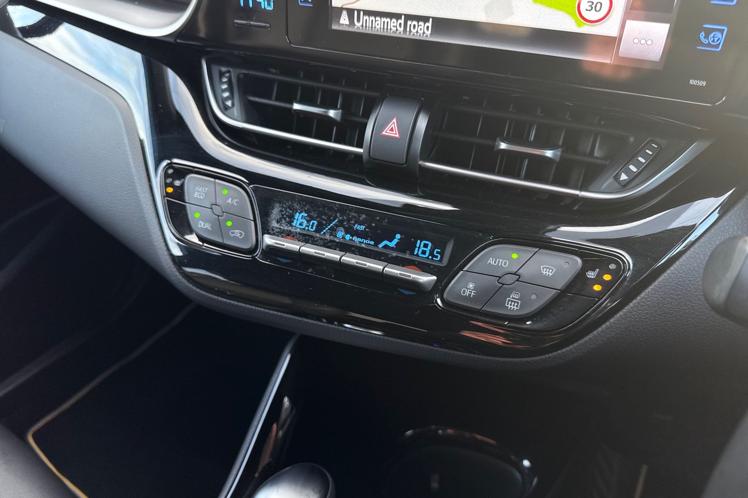 Used Toyota C-HR 2018 for sale - 76909428: Photo 19