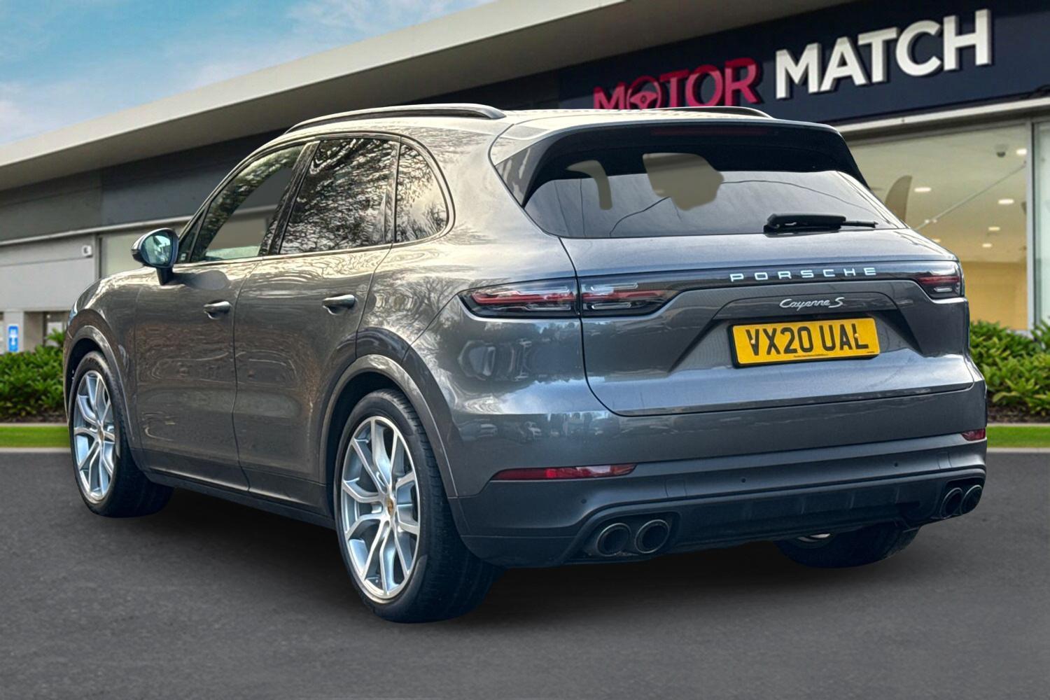 Used Porsche Cayenne 2020 for sale - 76546137: Photo 2