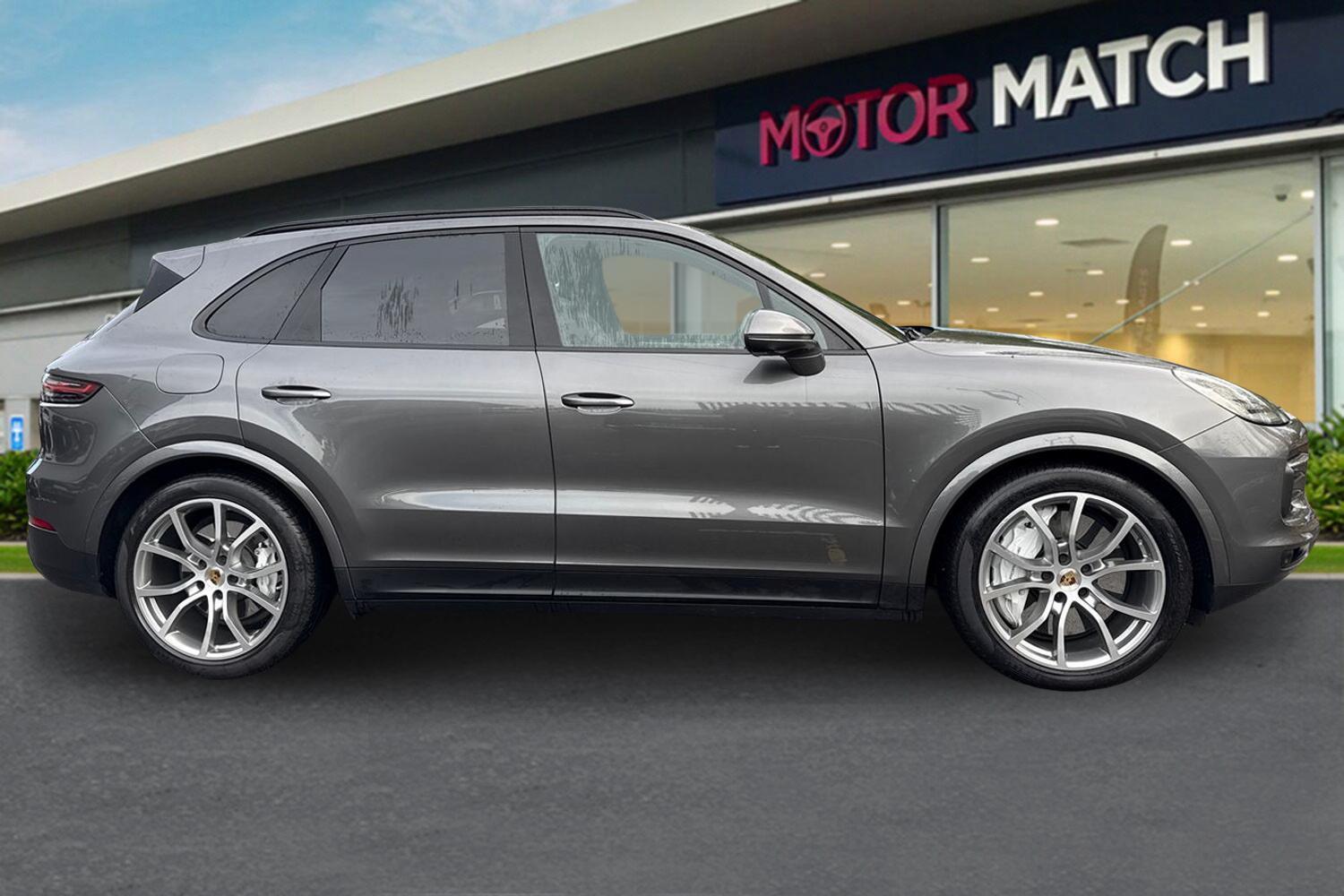 Used Porsche Cayenne 2020 for sale - 76546137: Photo 3
