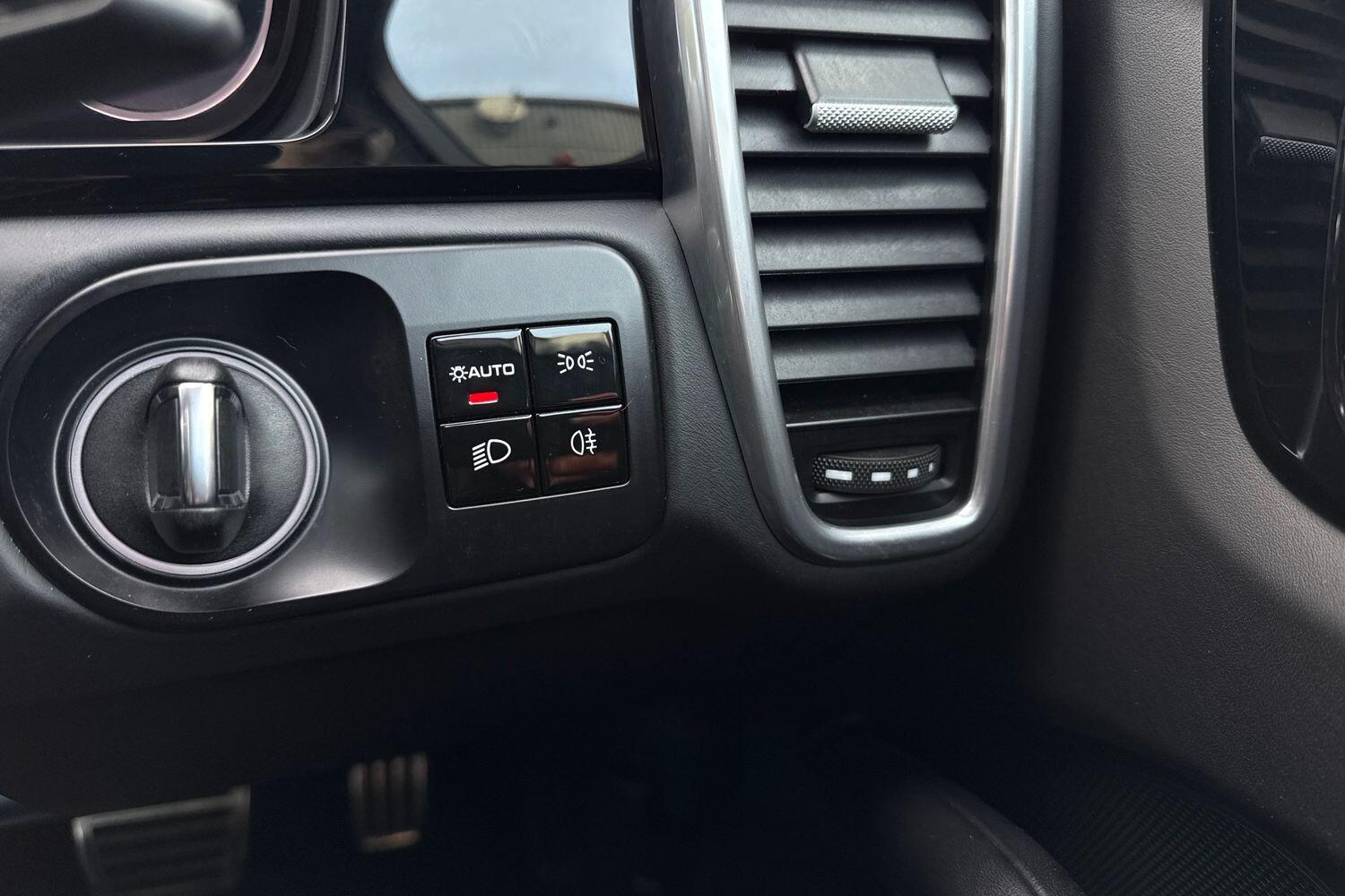 Used Porsche Cayenne 2020 for sale - 76546137: Photo 35