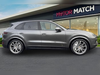 Used Porsche Cayenne 2020 for sale - 76546137: Photo