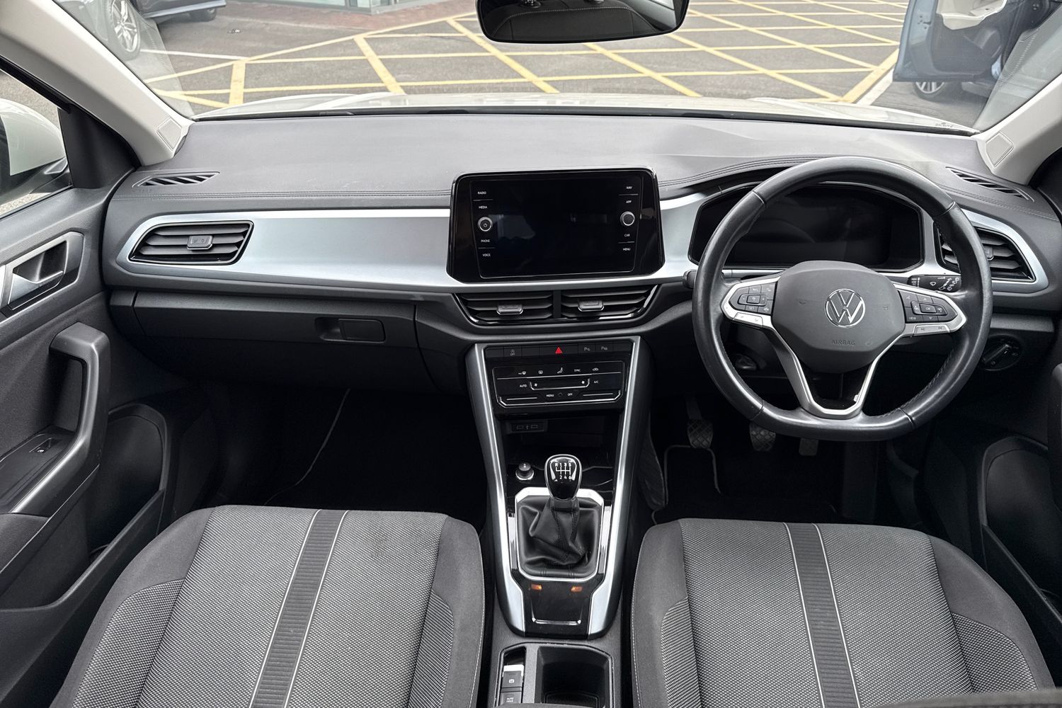 Used Volkswagen T-Roc 2022 for sale - 76535296: Photo 31